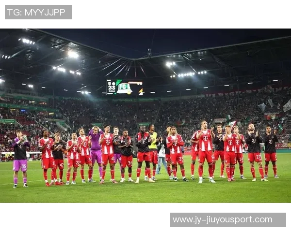 多特蒙德球迷抗议赛程不公导致与奥格斯堡比赛频繁中断 多特蒙德球迷抗议赛程不公导致与奥格斯堡比赛频繁中断