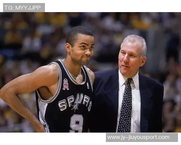 托尼帕克与保罗同现身马刺比赛现场引发球迷热议