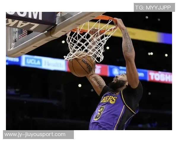 迪林厄姆半场狂砍15分5助攻2抢断展现超强实力引发热议