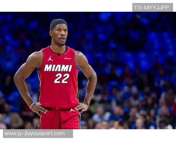 巴特勒半场状态火热8投6中贡献13分还送出4篮板4助攻表现全面