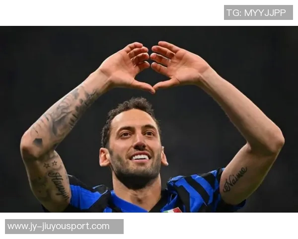 恰尔汗奥卢四场比赛打入四球荣膺国米十月最佳球员称号 恰尔汗奥卢四场比赛打入四球荣膺国米十月最佳球员称号