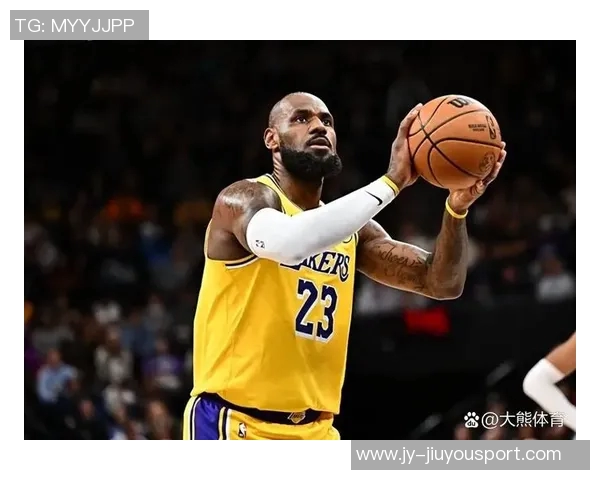 三球短暂出战15分钟高效表现三分球命中率50贡献11分2篮板3助攻 三球短暂出战15分钟高效表现三分球命中率50贡献11分2篮板3助攻