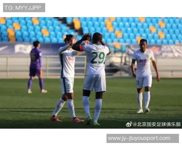 北京国安出征天津备战热身赛即将打响期待精彩对决 北京国安出征天津备战热身赛即将打响期待精彩对决