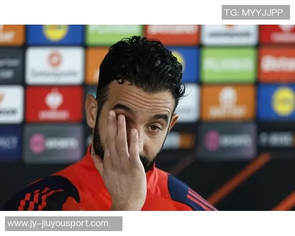 弗格森执掌曼联27年传奇岁月38冠辉煌成就铭刻历史 弗格森执掌曼联27年传奇岁月38冠辉煌成就铭刻历史