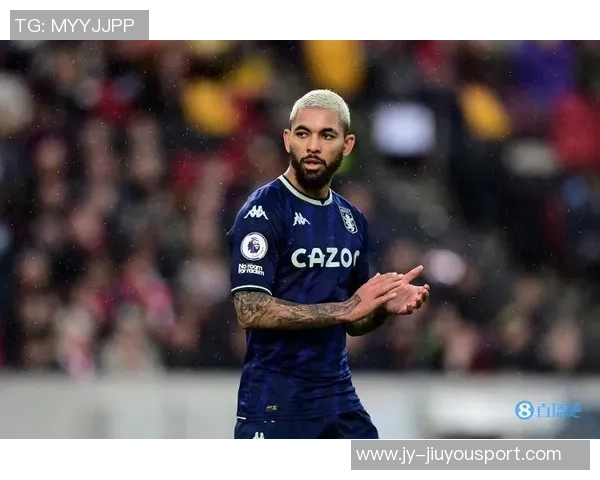 道格拉斯路易斯需在15场比赛中超45分钟才能激活买断条款 道格拉斯路易斯需在15场比赛中超45分钟才能激活买断条款