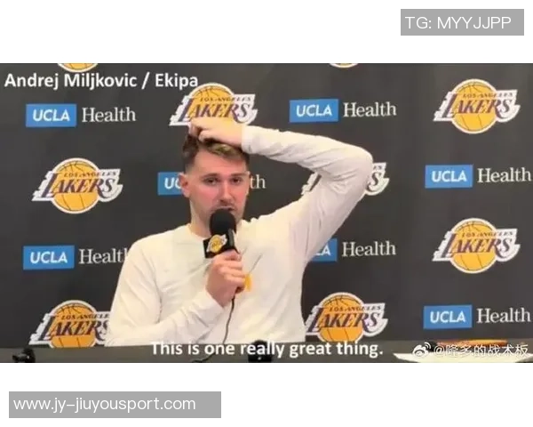 东契奇三分球表现不佳翻白眼回应记者感谢引发热议 东契奇三分球表现不佳翻白眼回应记者感谢引发热议